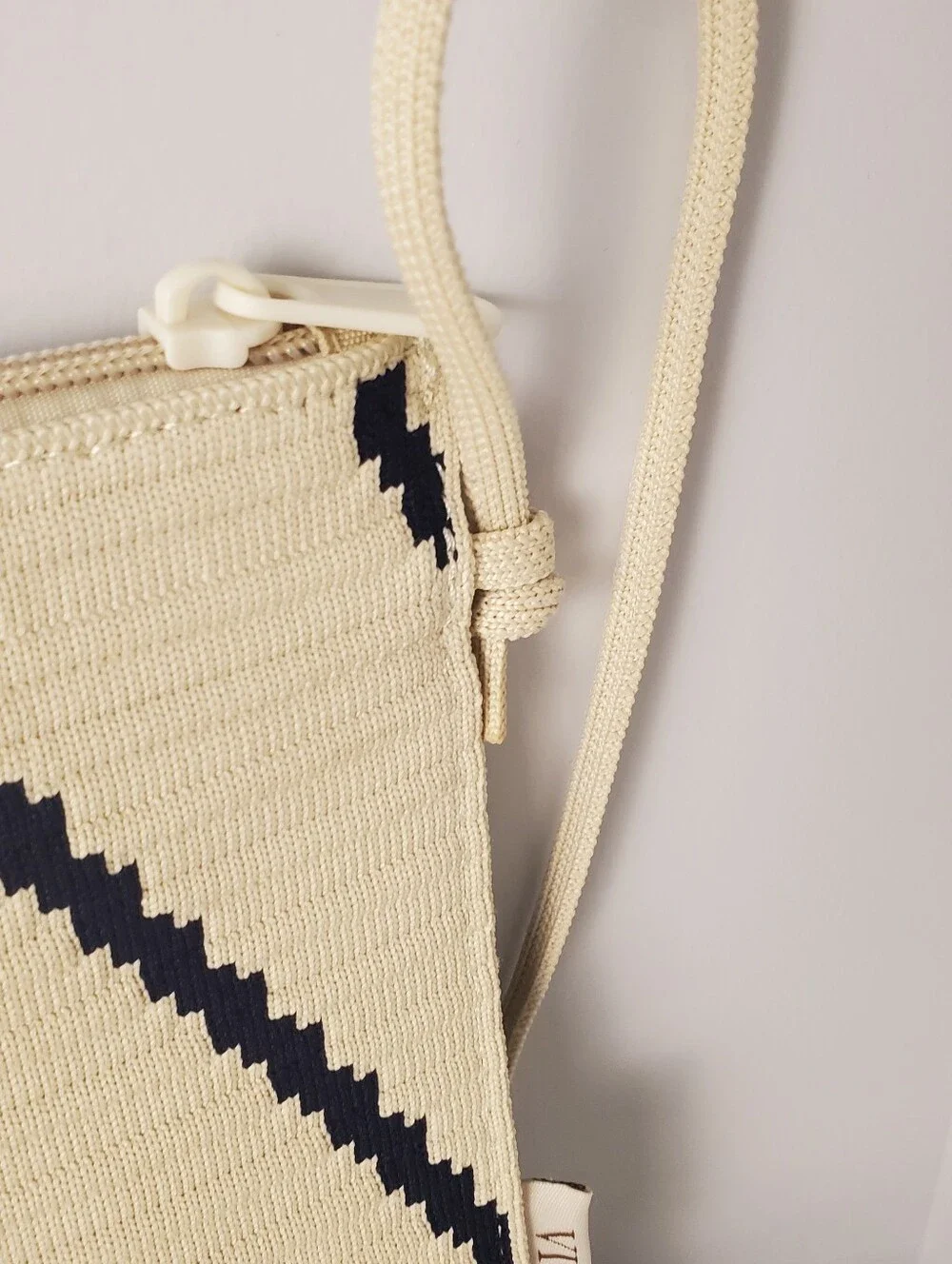 VIVAIA The Envelope Crossbody (Lucy)  Color: ivory chevron